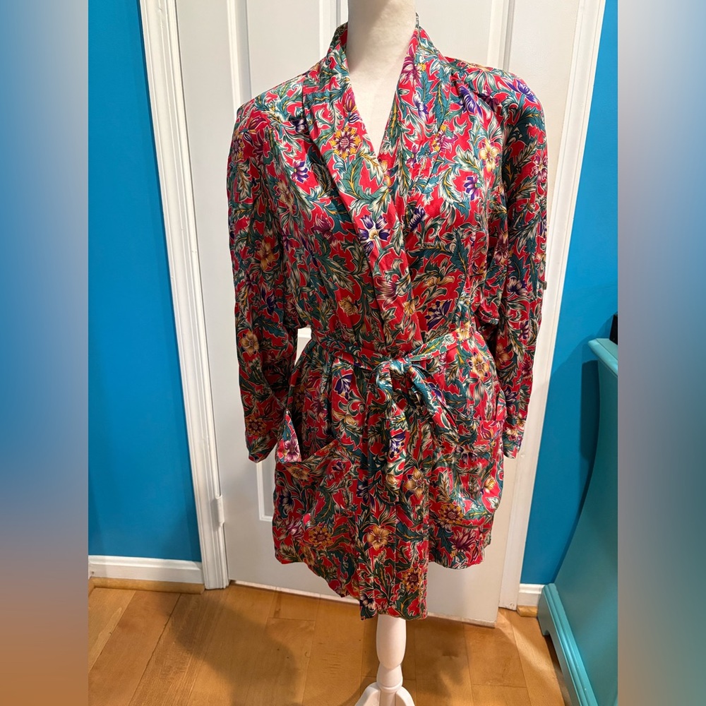 Fantasies by Morgan Taylor vintage silk floral short robe red sz S